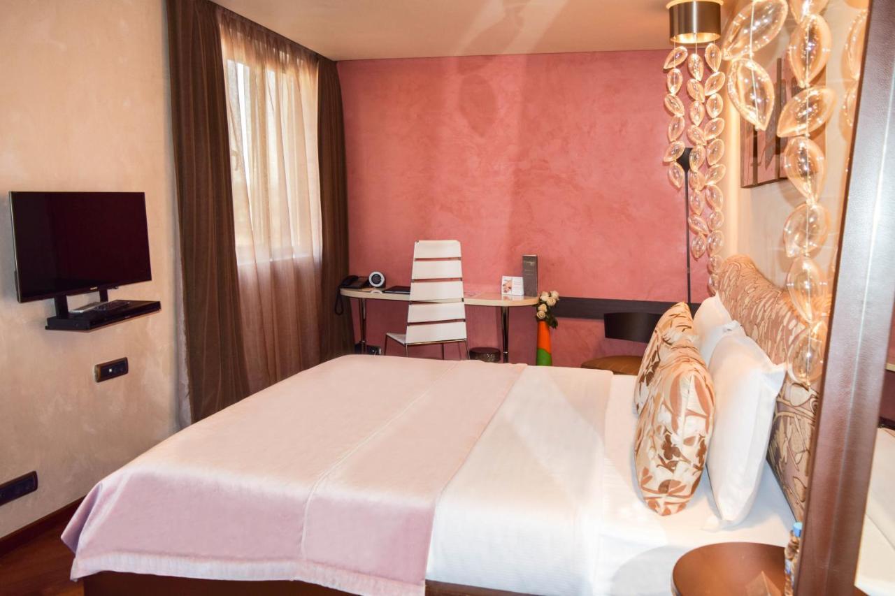 Les Fleurs Boutique Hotel Sofia Bagian luar foto